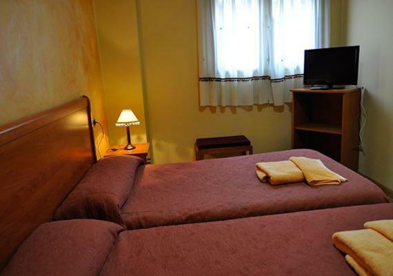 Hostal Puerta del Valle La Cistérniga Esterno foto
